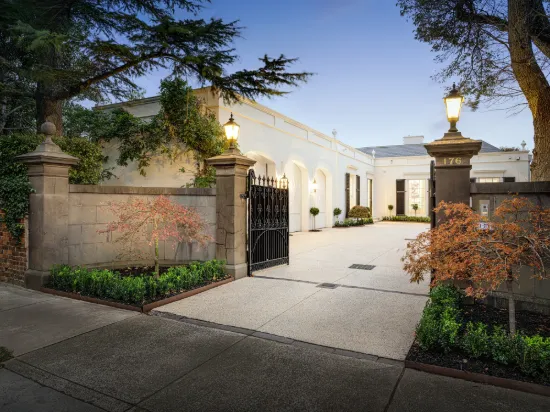 176 Kooyong Road, Toorak, Vic 3142