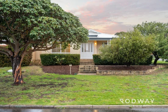 17A Woodley Crescent, Melville, WA 6156
