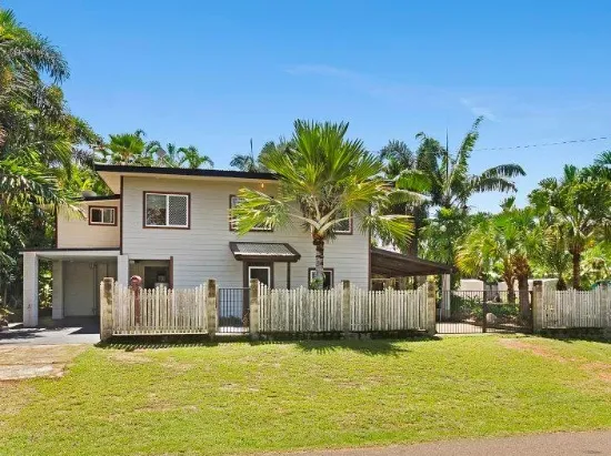 18-20  Lagoon Crescent, Saunders Beach, Qld 4818