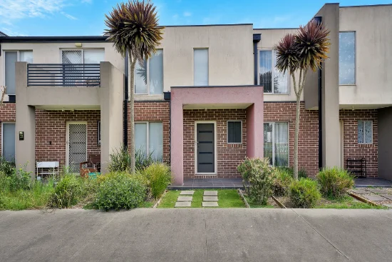 18/335 Grand Boulevard, Craigieburn, Vic 3064 - For Rent