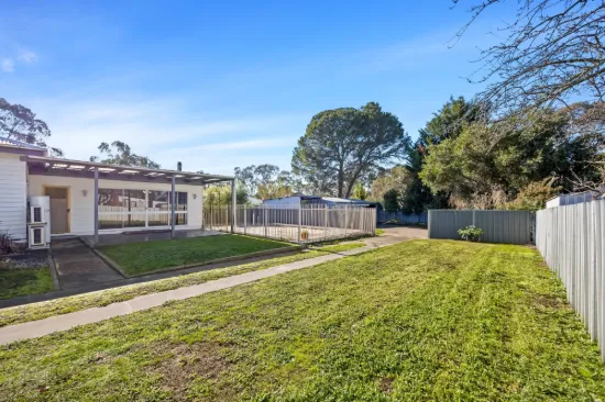 18 Acacia Avenue, Ararat VIC 3377-Image