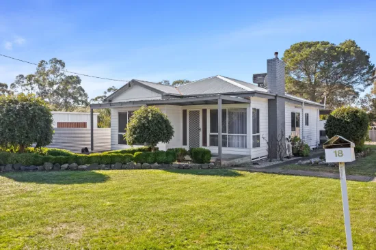 18 Acacia Avenue, Ararat VIC 3377-Image