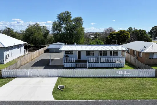 18 Arnold Street, Allora, Qld 4362