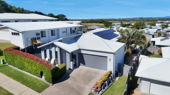18 Azure Drive, Rural View, Qld 4740