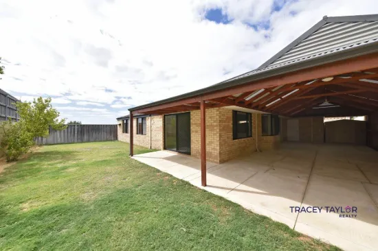 18 Badcoe Alley, Clarkson, WA 6030