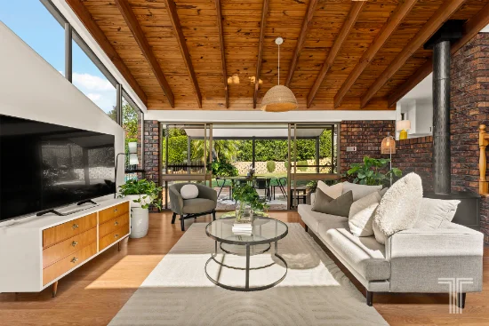 18 Banwell Crescent, Carindale, Qld 4152 - For Sale
