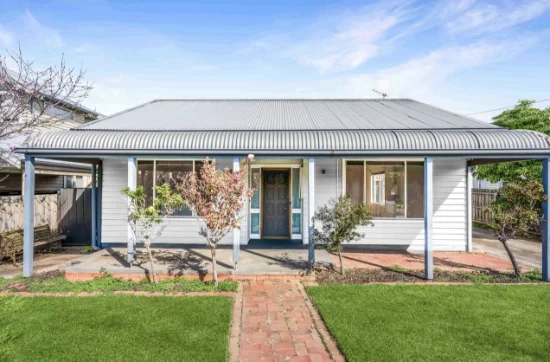 18 Bay Street, Rippleside, Vic 3215
