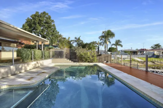 18 Bermuda Street, Broadbeach Waters, Qld 4218