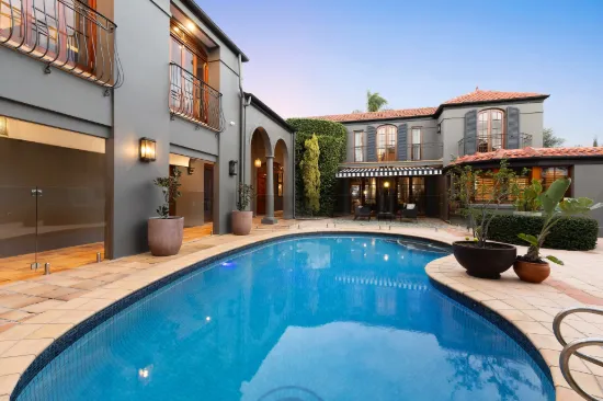 18 Binda Place, Sorrento, Qld 4217