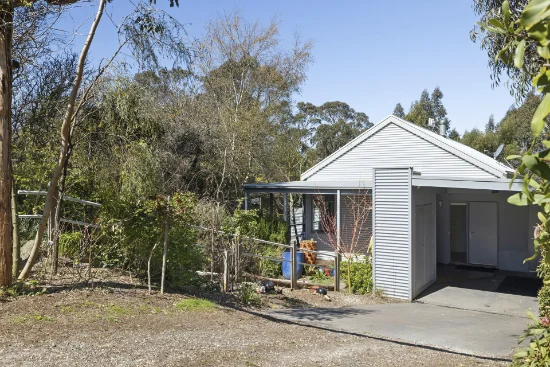 18 Blue Mount Road, Trentham, Vic 3458
