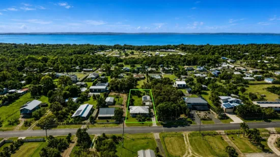 18 Blue Water Road, Booral, Qld 4655