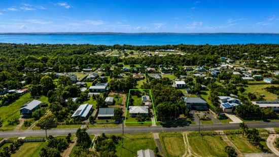 18 Blue Water Road, Booral, Qld 4655