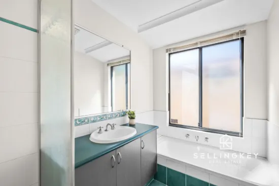 18 BRAMDEAN CRESCENT, Canning Vale, WA 6155-Image