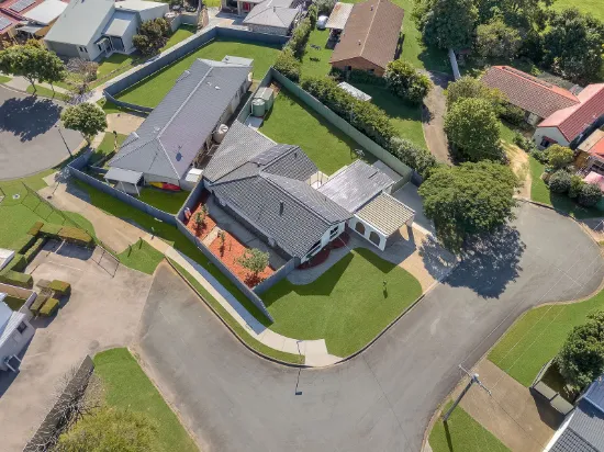18 Buckingham Street East, Strathpine, Qld 4500