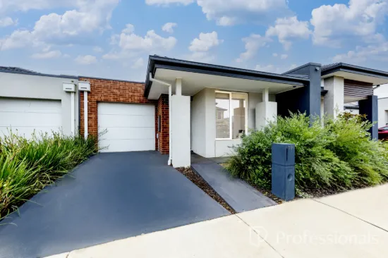 18 Burridge Street, Deanside, Vic 3336
