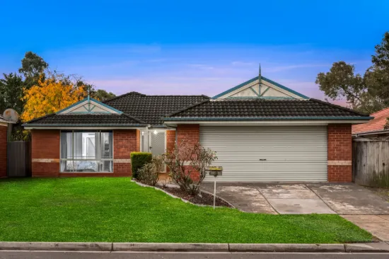 18 Carboni Crescent, Lynbrook, Vic 3975