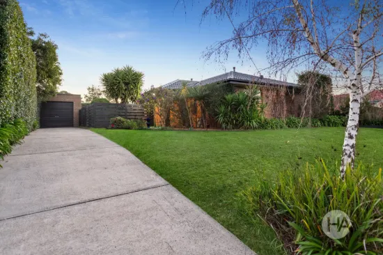 18 Clarendon Drive, Somerville, Vic 3912