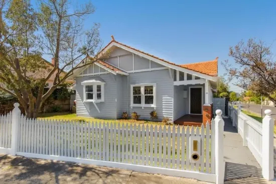 18 Collins St, Essendon, Vic 3040