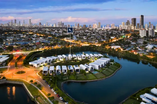 18 Concourse Drive, Mermaid Waters, Qld 4218