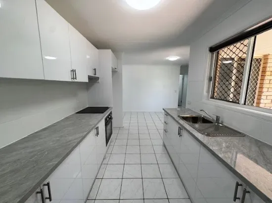 18 Coolleen Avenue, Emerald, Qld 4720