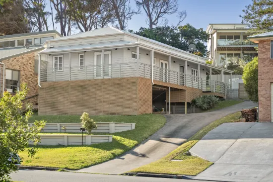 18 Copper Valley Close, Caves Beach, NSW 2281