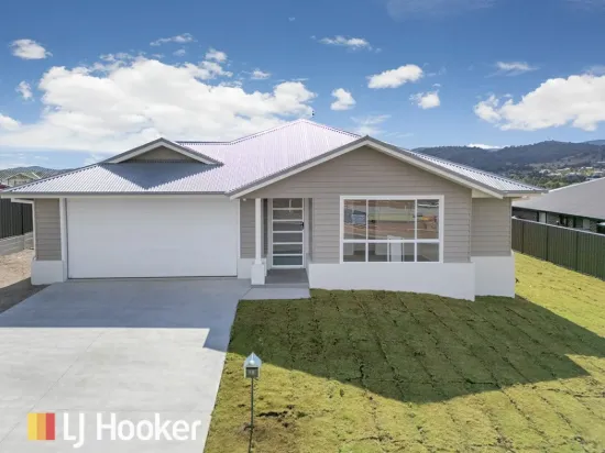 18 Crested Avenue, Moore Creek, NSW 2340