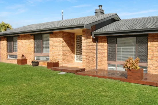 18 De Lore Crescent, Tuncurry, NSW 2428
