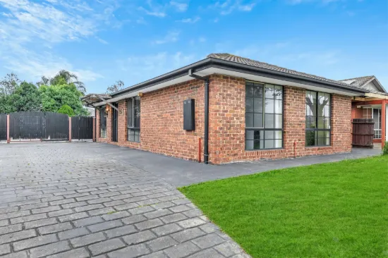 18 Dozey Court, Roxburgh Park, Vic 3064