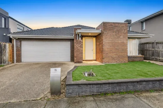 18 Elmswood Boulevard, Keysborough, Vic 3173