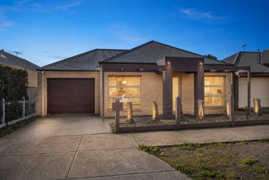 18 Etheridge Rise, Caroline Springs, Vic 3023
