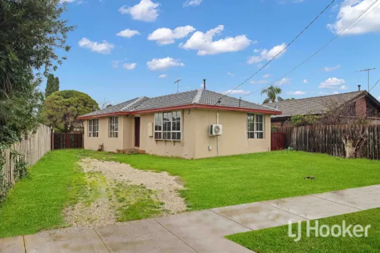 18 Eyre Street, Melton South, Vic 3338