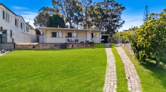 18 Ferguson Crescent, West Gladstone, Qld 4680