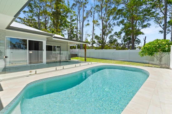 18 Greg Norman Crescent, Parkwood, Qld 4214