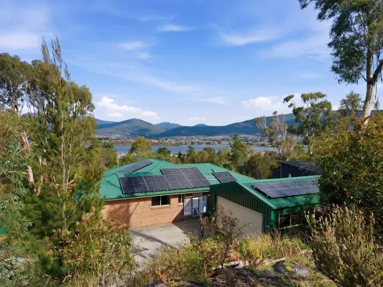 18 Grevillea Avenue, Old Beach, Tas 7017