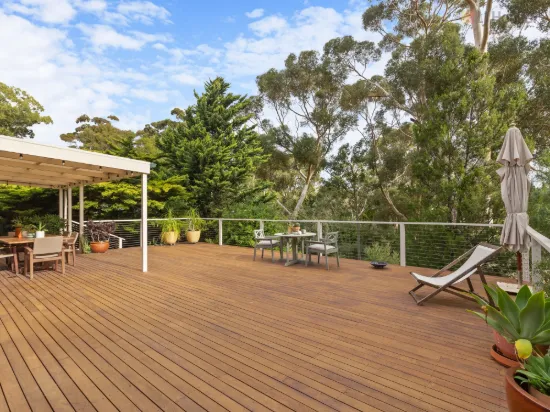 18 Grevillea Crescent, Stonyfell, SA 5066