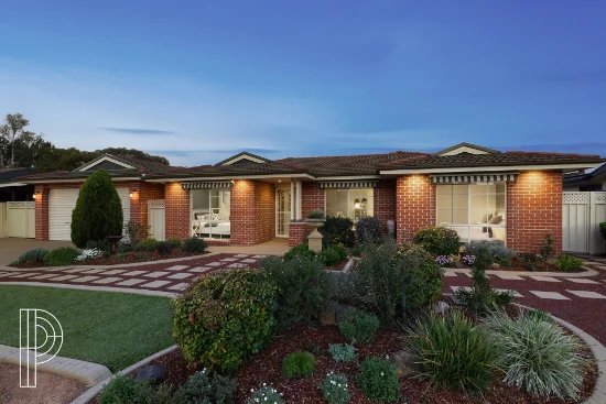 18 Hallstrom Circuit, Monash, ACT 2904
