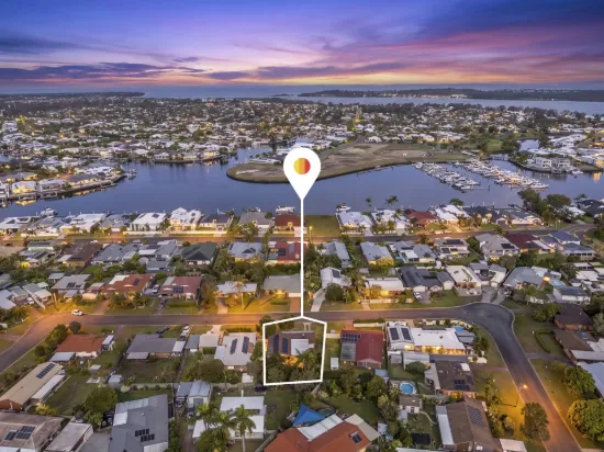 18 Hawaii Crescent, Banksia Beach, Qld 4507