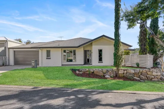 18 Hillside Circuit, Chermside West, Qld 4032
