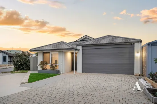 18 Hobson Loop, Piara Waters, WA 6112