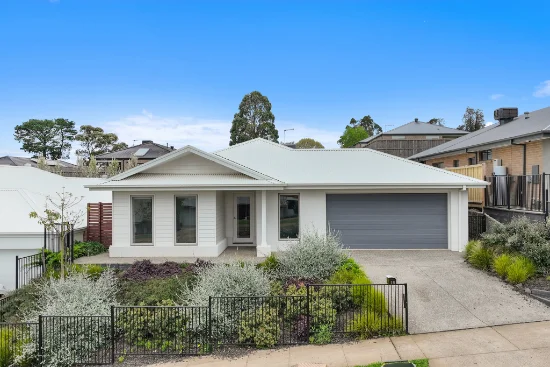 18 Illawarra Boulevard, Drouin, Vic 3818