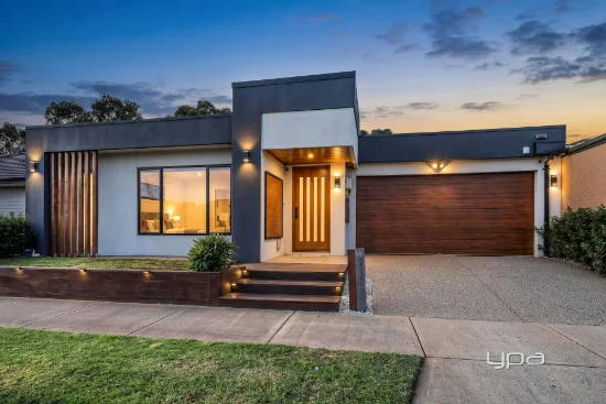 18 Iverson Circuit, Deanside, Vic 3336