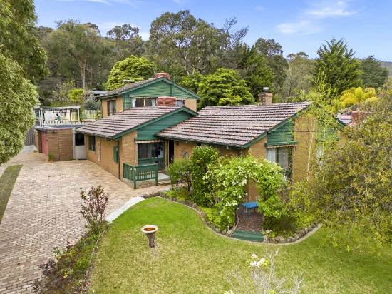 18 Joan Avenue, Ferntree Gully, Vic 3156