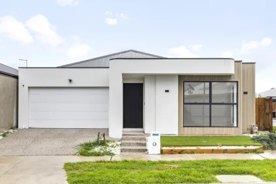 18 Kurrajong Road, Mickleham, Vic 3064