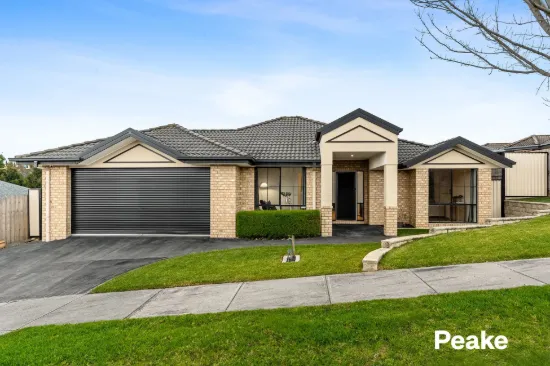 18 Lancaster Way, Beaconsfield, Vic 3807