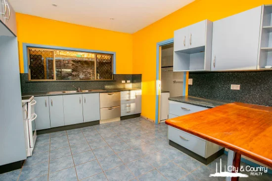 18 Landy St, Mount Isa, Qld 4825