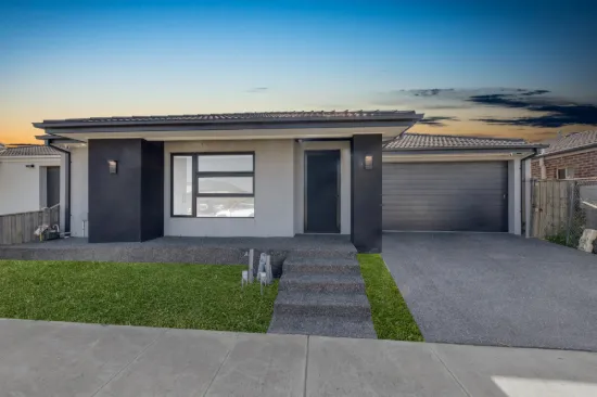18 Latchford Drive, Mickleham, Vic 3064