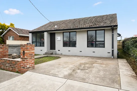 18 Lichfield Avenue, Jacana, Vic 3047