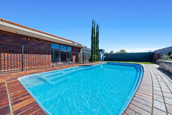 18 McIlwain Drive, Mermaid Waters, Qld 4218-Image
