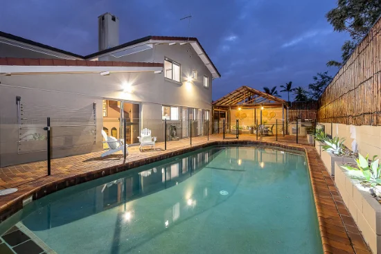 18 Naretha Street, Carindale, Qld 4152 - For Rent