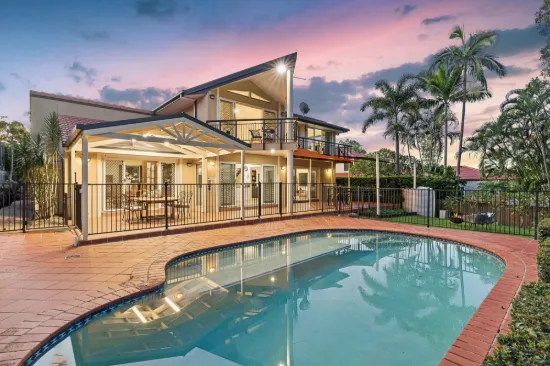 18 Oldfield Place, Brookfield, Qld 4069